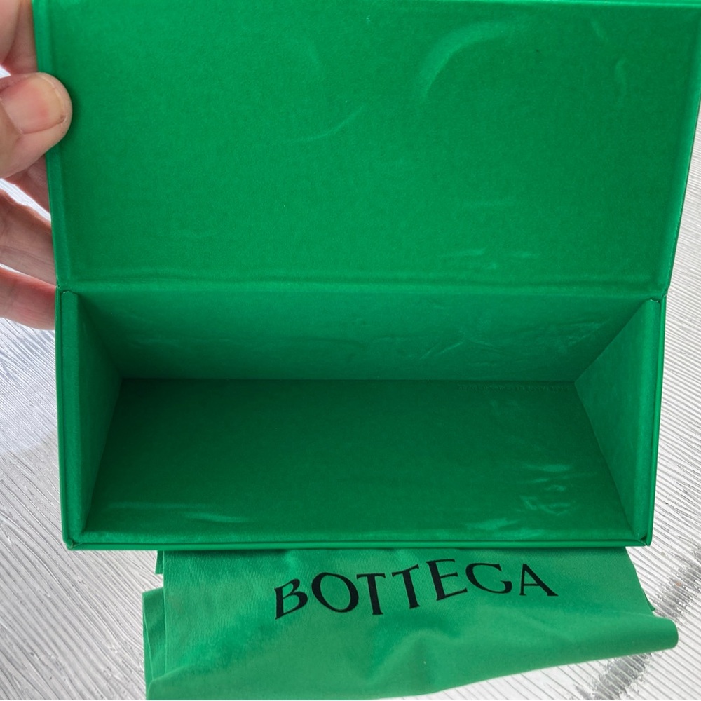 Botttega Veneta BV0007S Square Sunglasses - Picture 8 of 8